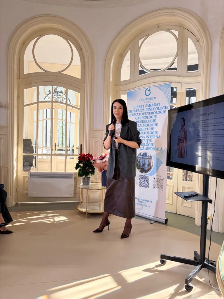 Dr. Alexandra Radu prezentând la Ediția I Menopauza 360°